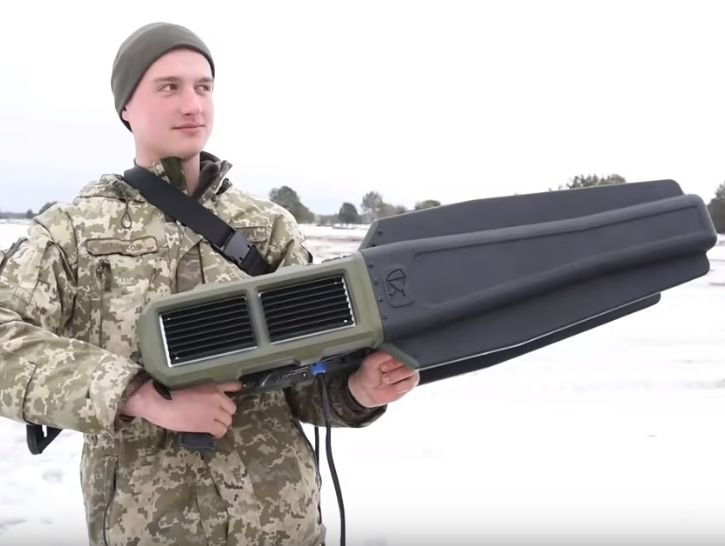 "Блокирует все типы дронов". Украинские военные показали аппарат для противодействия вражеским БПЛА. Видео