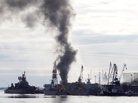 Следком России по факту пожара на подводной лодке возбудил уголовное дело