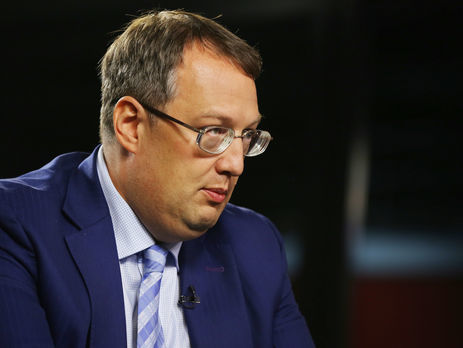 Антон Геращенко заявил, что в Сумах "по команде из Киева" прокуратура и СБУ отпустили подозреваемых в подкупе избирателей