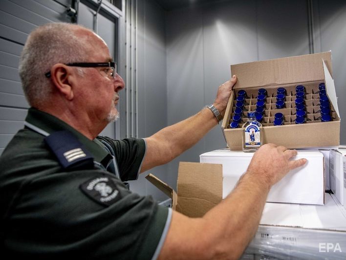 Таможня в Нидерландах изъяла контейнер с российской водкой, предназначенной для Ким Чен Ына