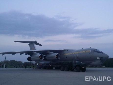 СМИ: Самолет ГосЧС с украинцами не может вылететь из Непала из-за отсутствующей детали