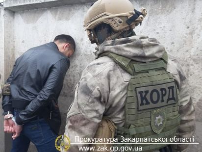 Правоохранители задержали шесть участников преступной группы, сбывавших наркотики в Закарпатье – прокуратура