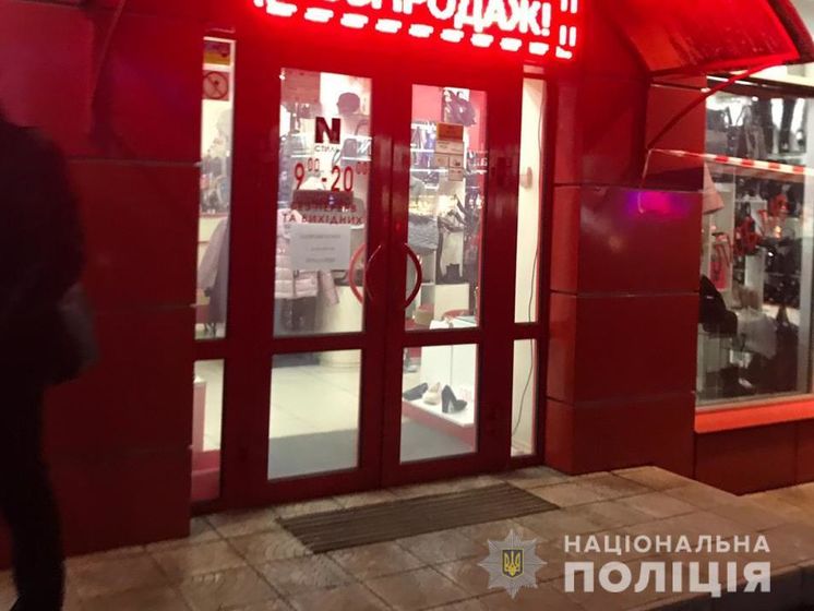 Ювелірний магазин у Борисполі пограбували люди, озброєні автоматами – поліція