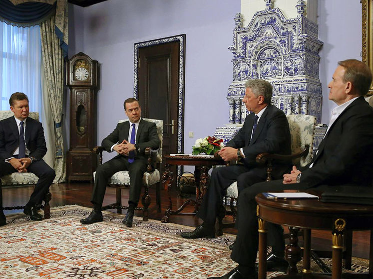 Медведчук и Бойко обсудили в Москве с Медведевым "экономическое взаимодействие" России и Украины