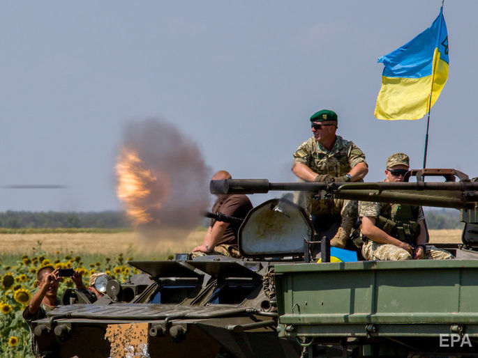 Порошенко заявив, що військовий збір українці перестануть платити наступного дня після завершення війни на Донбасі