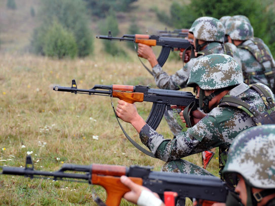 Армія Румунії планує відмовитися від автомата Калашникова