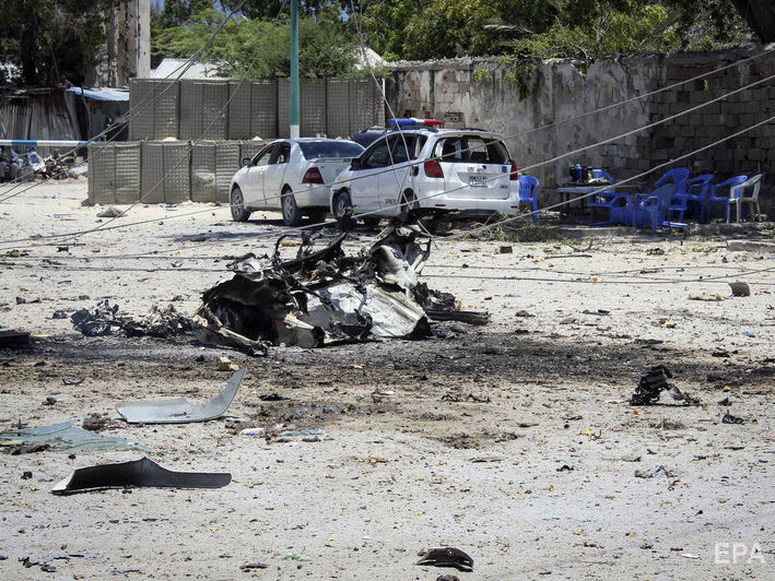 У Сомалі стався теракт, загинуло щонайменше 15 осіб, серед них – заступник міністра праці