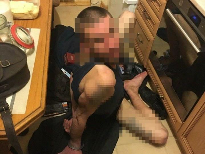 У Львові зловмисник проник в оселю і встиг прийняти душ, поки господарі спали – поліція