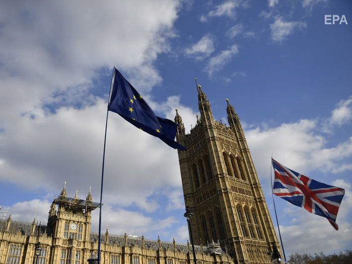 Парламент Британии отверг все восемь вариантов Brexit