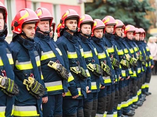 На пожаре в цеху по изготовлению армейского обмундирования в Киевской области травмирован человек – ГСЧС