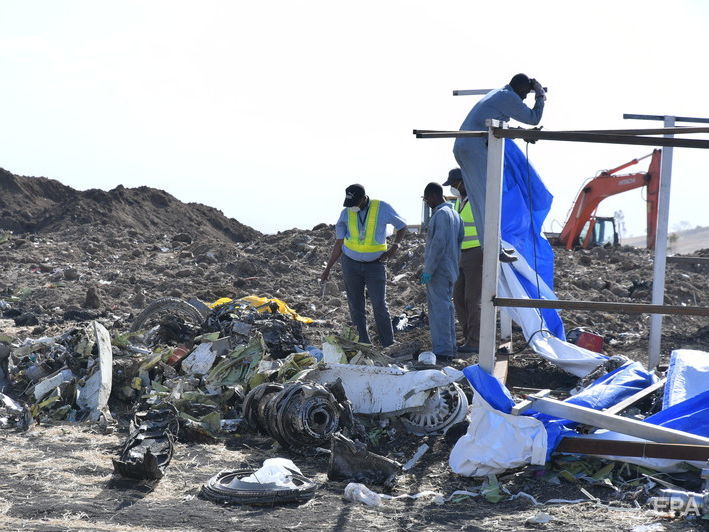 ﻿У Boeing пообіцяли оновити систему, відмова якої призвела до катастроф в Індонезії та Ефіопії, і провести навчання пілотів