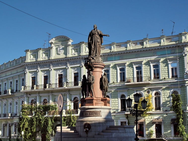 Верховный Суд решил оставить памятник Екатерине II в центре Одессы. Споры по этому вопросу длились с 2007 года