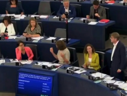 Евродепутат Верхофстадт – Ципрасу: Я злой! Вы постоянно говорите о реформах, но мы не видим никаких предложений