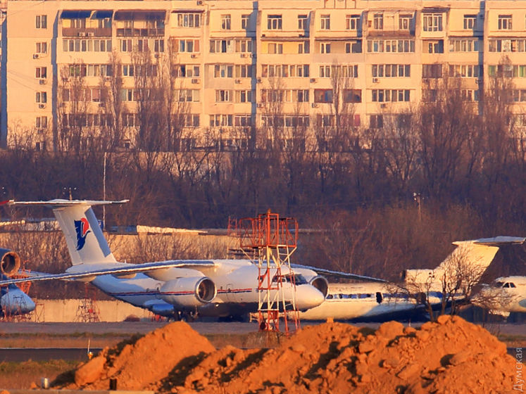 ﻿В аеропорту Одеси ремонтують літак Каддафі