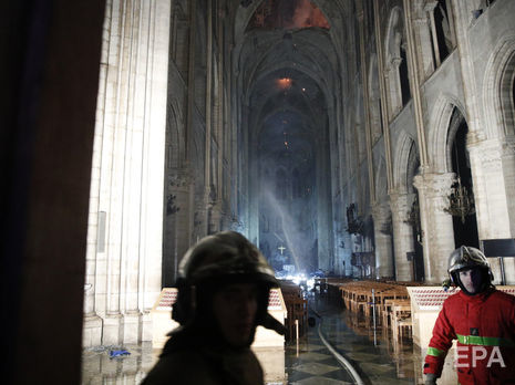 ﻿Опубліковано фото зсередини пошкодженого вогнем собору Паризької Богоматері у столиці Франції