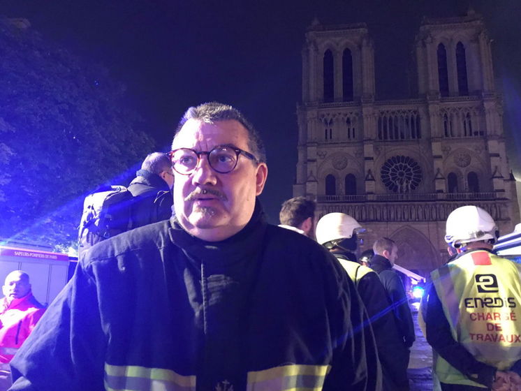 Из горящего собора Парижской Богоматери смогли спасти часть святынь