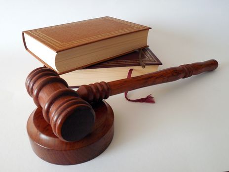 В Конституционный Суд поступило представление 51 нардепа о конституционности двух положений закона о судоустройстве и статусе судей