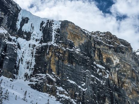 В Канаде трое известных альпинистов погибли после схода лавины