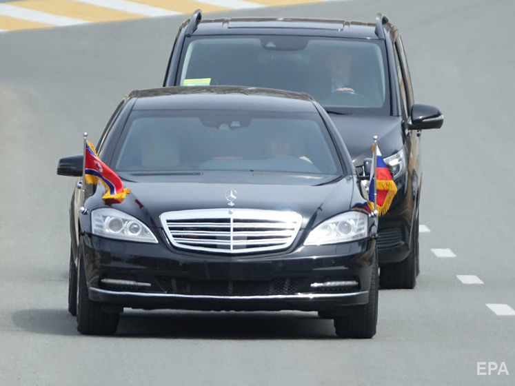 В компании Daimler заявили, что "понятия не имеют", откуда у Ким Чен Ына ее лимузины