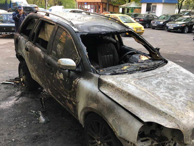 ﻿У Дніпрі підпалили автомобіль головного редактора місцевої газети