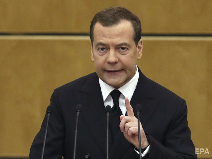 Медведев потребовал за неделю найти виновных в "умышленном загрязнении" нефти в нефтепроводе "Дружба"