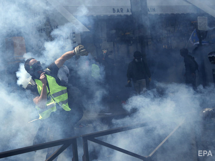 ﻿У Франції поліція затримала 200 учасників першотравневих заворушень