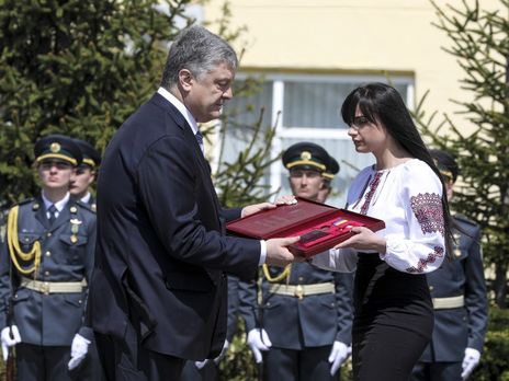 Порошенко присвоил посмертно звание Героя Украины погибшему в АТО генерал-майору Момоту