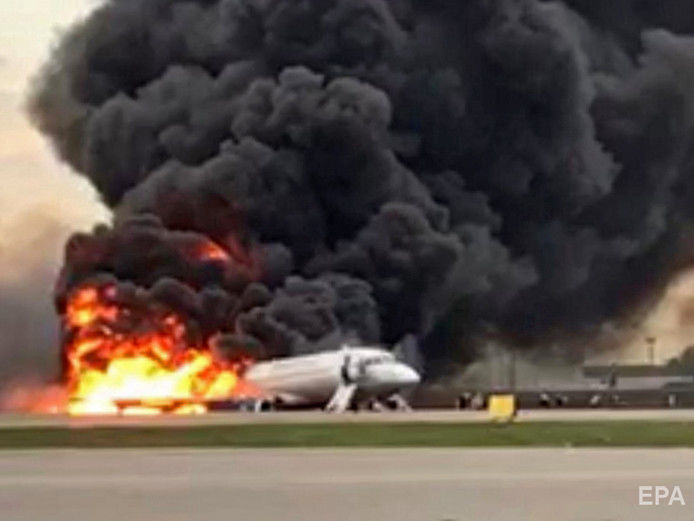 "Аэрофлот" сообщил, что на борту самолета рейса Москва &ndash; Мурманск произошло возгорание двигателей