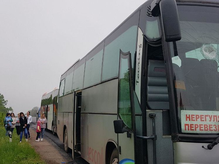 ﻿Біля Кривого Рогу невідомі закидали камінням автобуси з людьми, які прямували на святкування Дня Перемоги