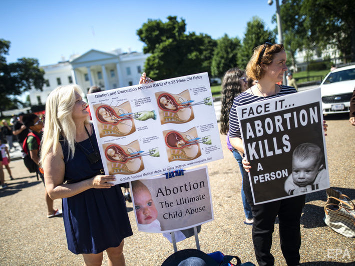 В американском штате Джорджия приняли закон о запрете абортов после появления сердцебиения у плода