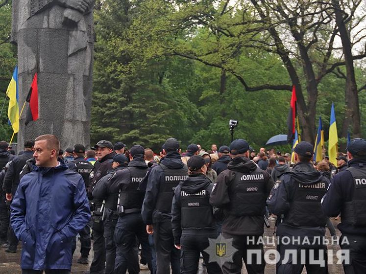 ﻿У пам'ятних заходах 9 травня в Україні взяли участь 700 тис. осіб – Нацполіція