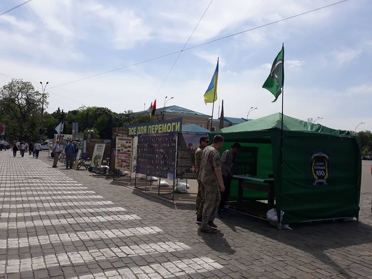 В Харькове Союз ветеранов АТО установил свою палатку возле волонтерской, которую хотят снести городские власти