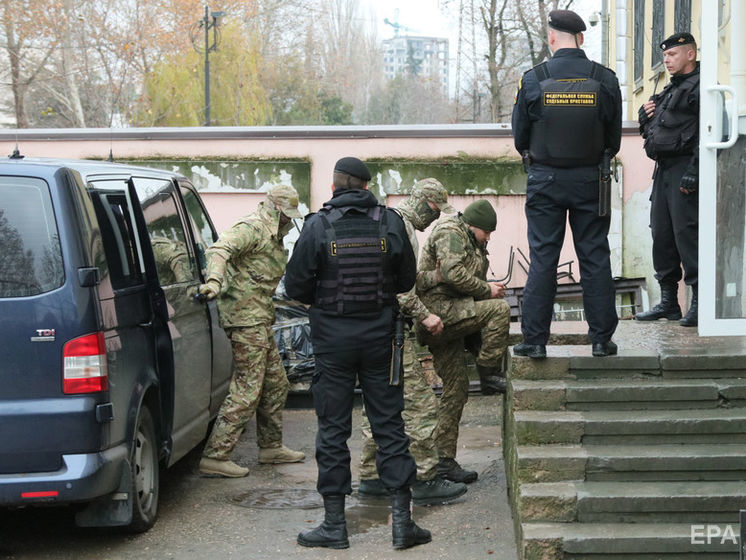 Российский суд оставил под арестом еще четверых украинских моряков – Полозов