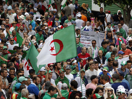 В Алжире не стихают политические демонстрации