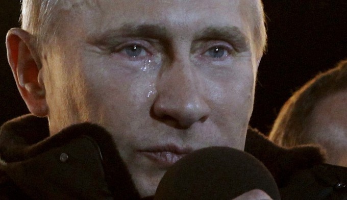Владимир Путин после объявления убедительной победы на выборах президента РФ прослезился 4 марта 2012 года на митинге своих сторонников в Москве. Скриншот: Russia Today
