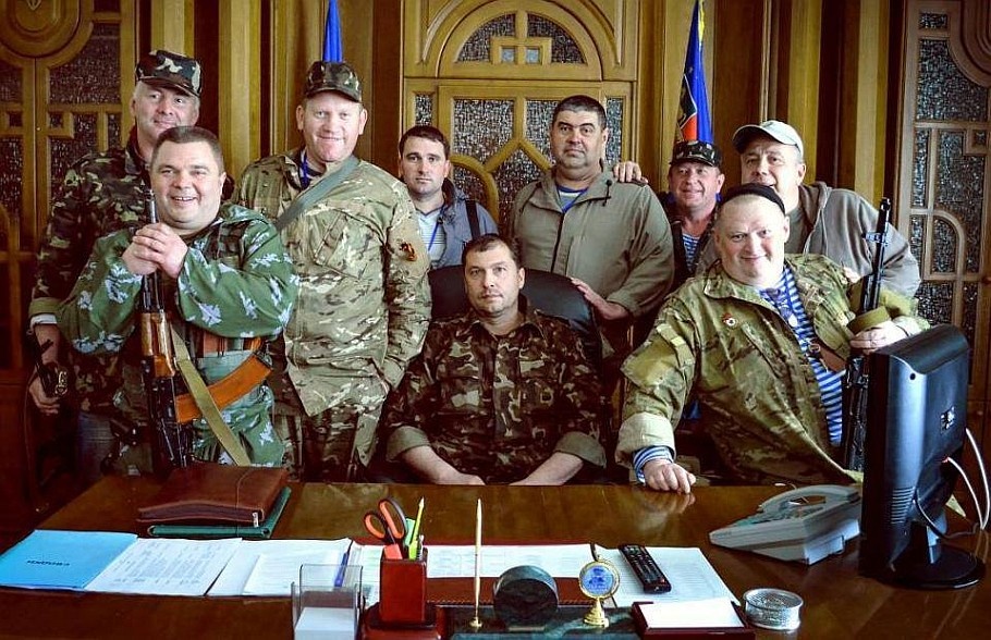 Руководство "Луганской народной республики". Валерий Болотов - в центре. Фото: inforesist.org