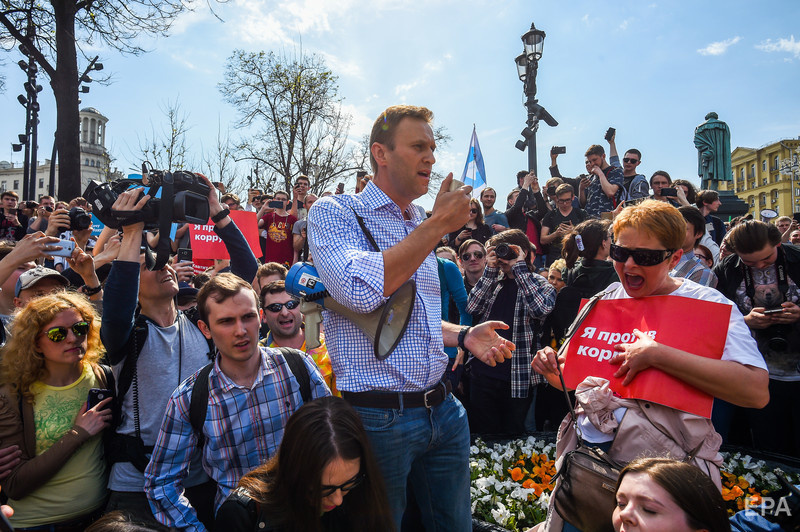 5 мая 2018 года, Москва. Политик Алексей Навальный выступает на несанкционированном митинге. Фото: ЕРА