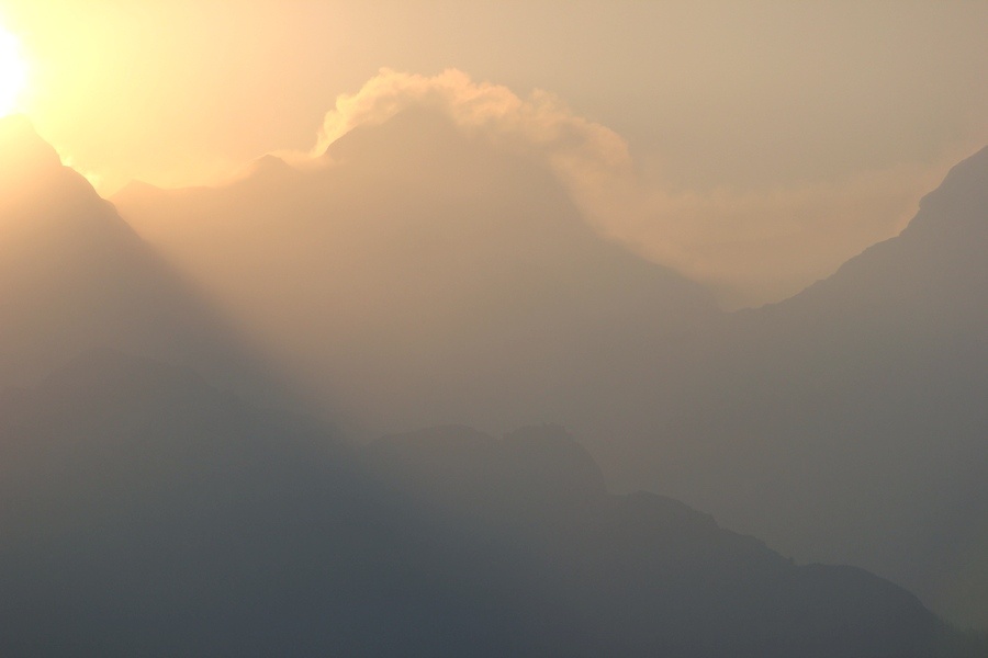 Рассвет над Манаслу (8156 м)
