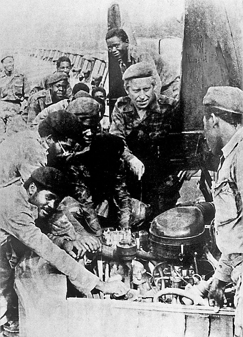Советские и кубинские военные советники в Анголе. Фото: wikipedia.org