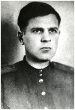 Старший лейтенант Михаил Рыбчинский. 1945 год. Фото: