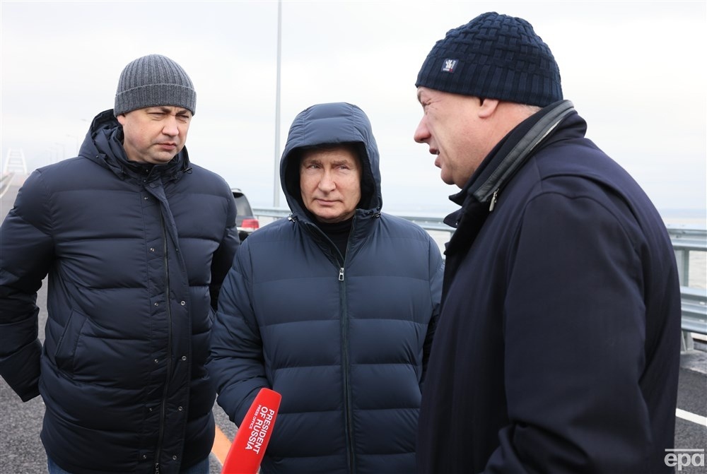 Путін під час візиту на Кримський міст, 5 грудня 2022 року. Фото: Михайло Метцель/ЄРА