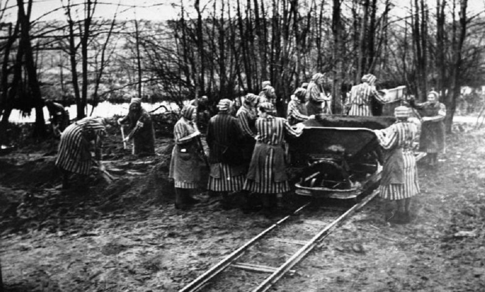 Невольницы за колючей проволокой: украинки в концлагерях Третьего рейха